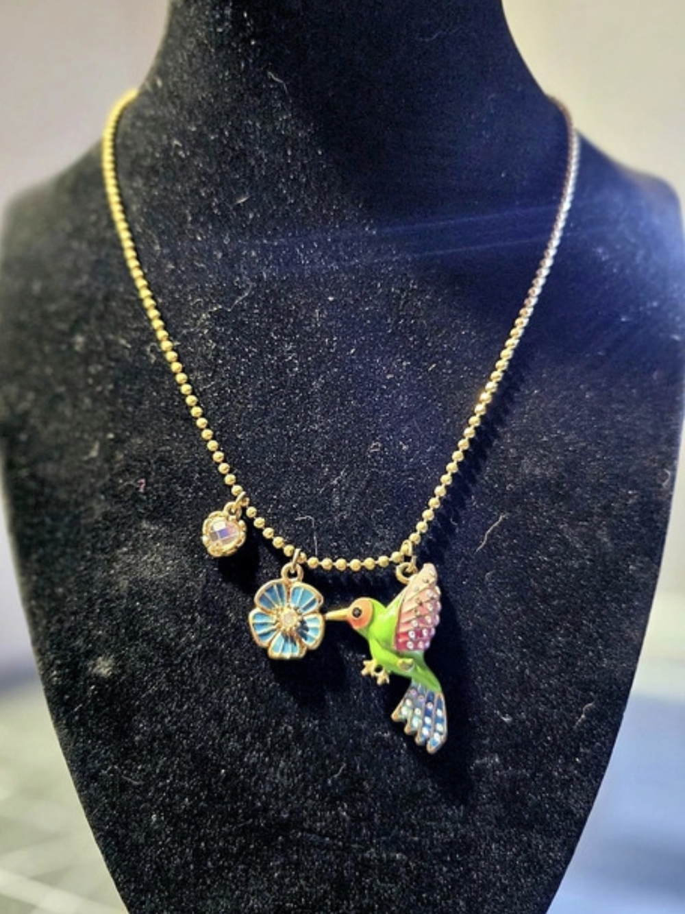 Hummingbird Pendant Necklace Gold & Green Like New